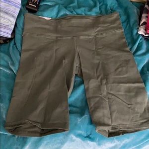 Aritzia TNA Equator Short